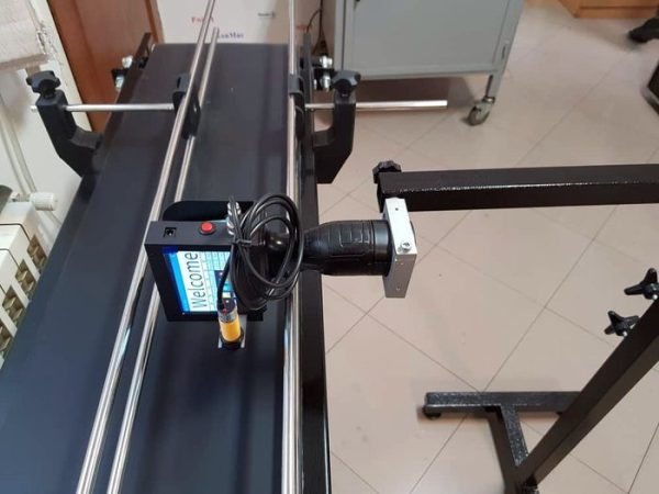 جت پرینتر B12 روی نوار نقاله